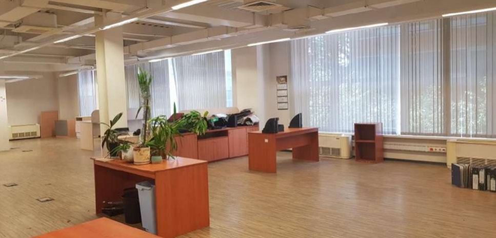 Продается офис 4 219 м²